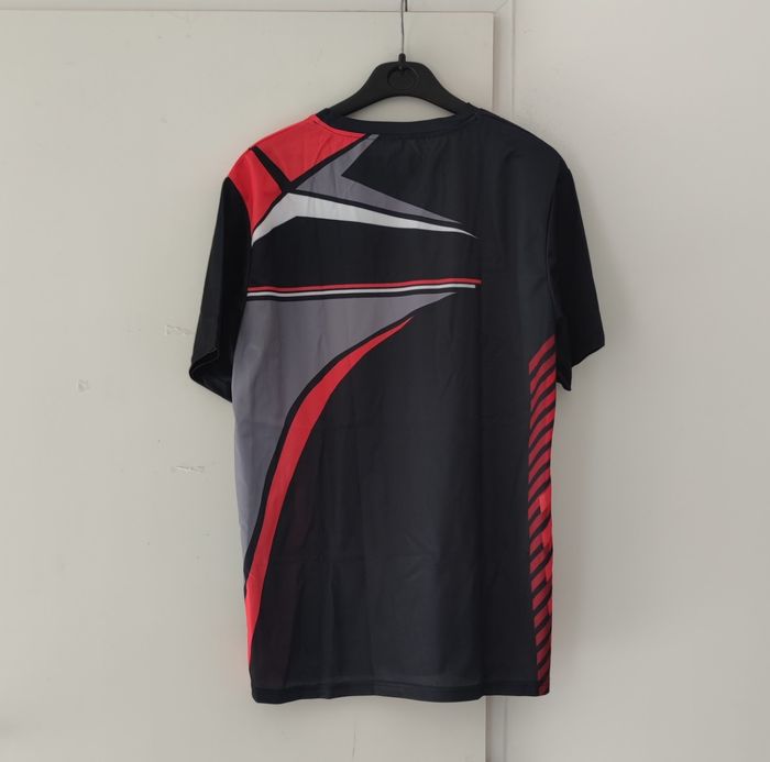 T-shirt manches courtes taille L couleur noir et rouge pour homme - photo numéro 2