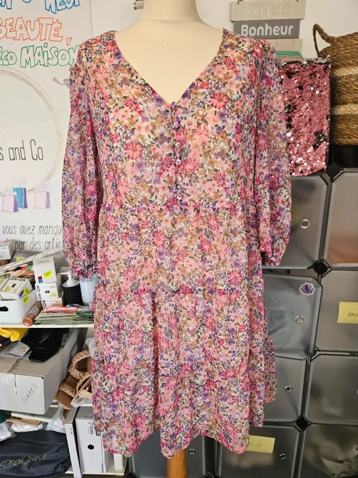 Robe fleurie 🌸 Mango 38 #lora11femme38 - photo numéro 2