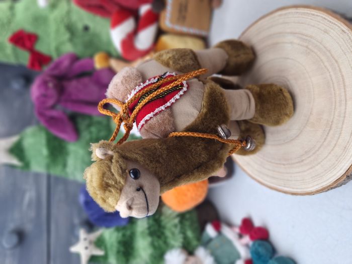 Peluche rigolote chameau dromadaire avec clochette - photo numéro 2