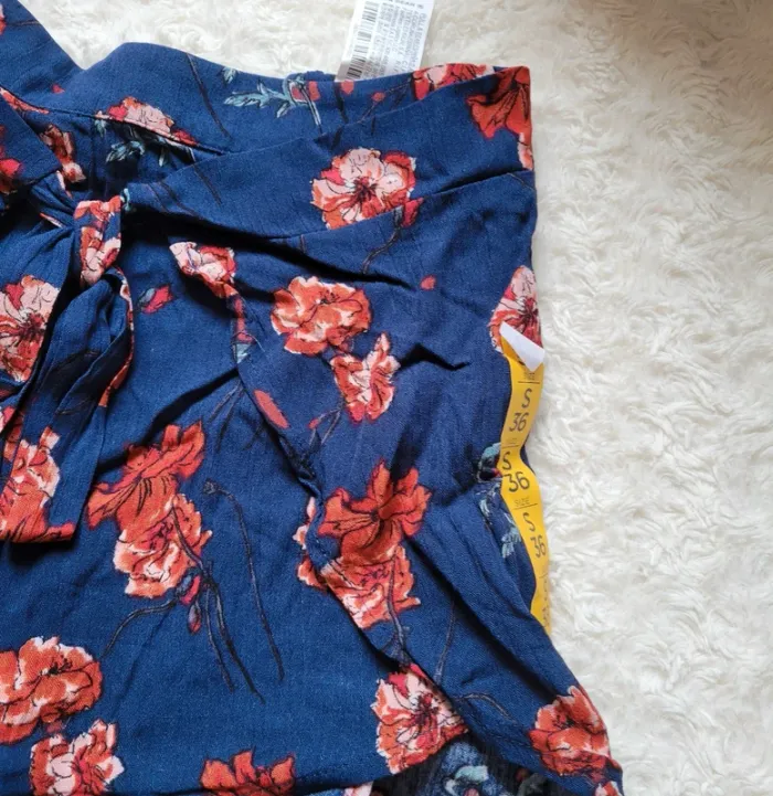 Short fleuri Pull&bear 36 - photo numéro 4