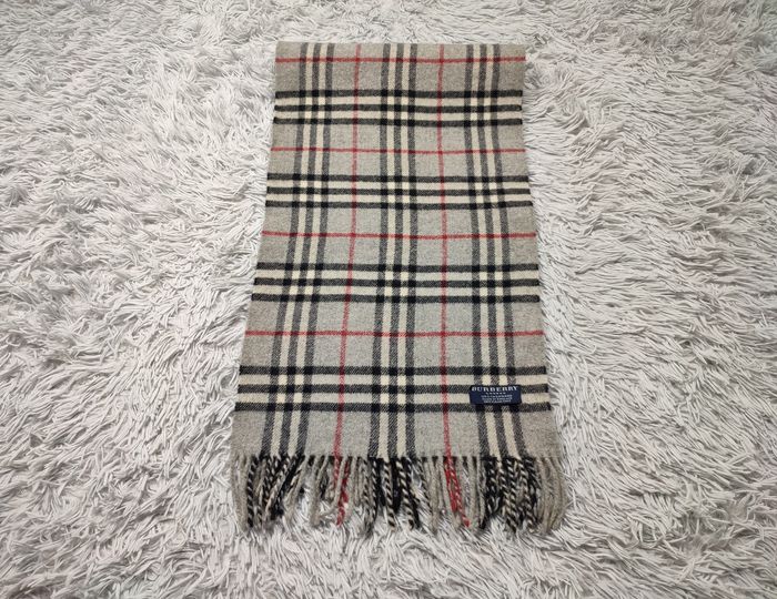 Écharpe Burberry vintage excellent état 100% cachemire