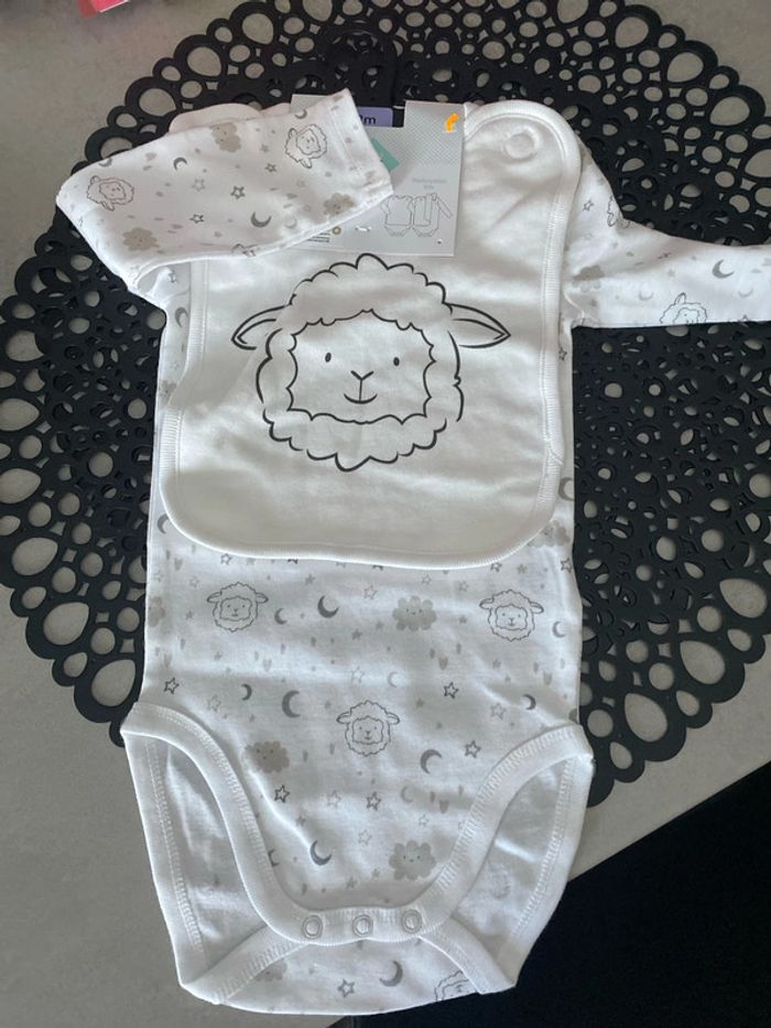 Bodie 12 mois avec attache bavette tex baby