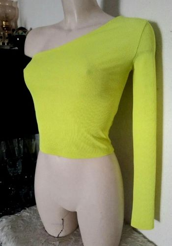 Haut décolté avec un seule Manche vert pistache Bershka s