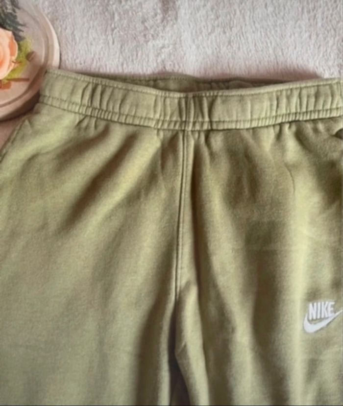 Jogging Nike taille XS en très bon état - photo numéro 2