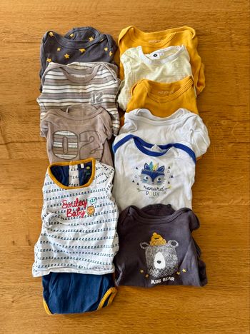 Lot bodies manches longues 12 mois