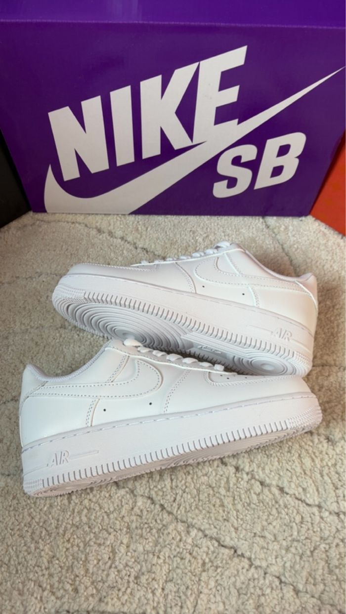 Nike Air Force 1 - Taille 38 - Neuve - photo numéro 9