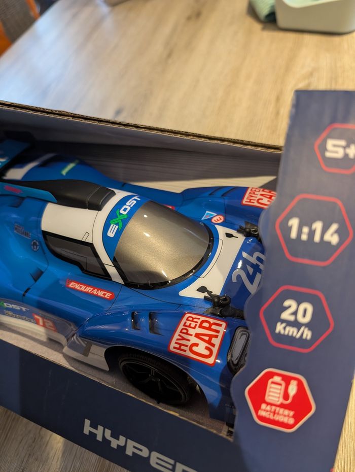 Voiture télécommandée - photo numéro 2