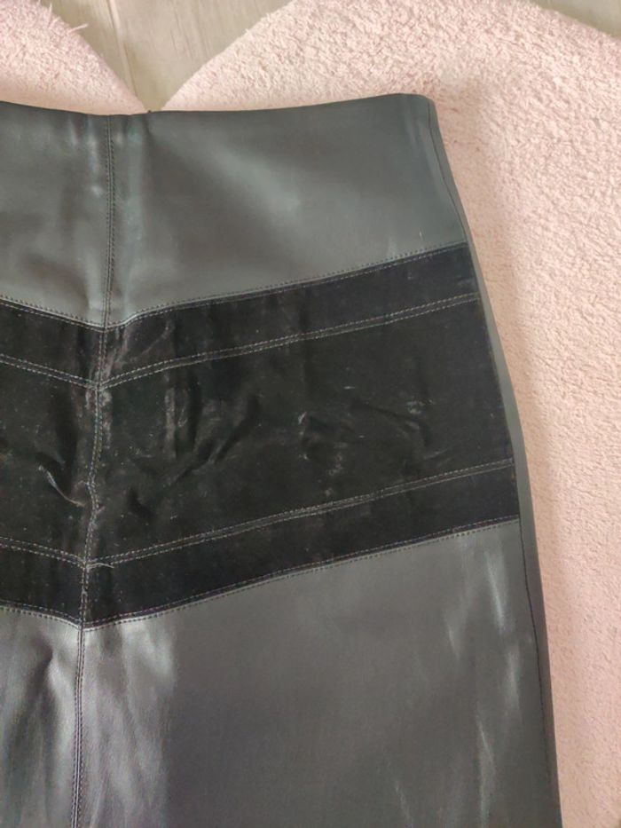 Jupe noire - photo numéro 4