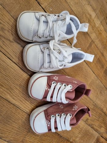 Lot 2 paires de chaussures 0/3 mois