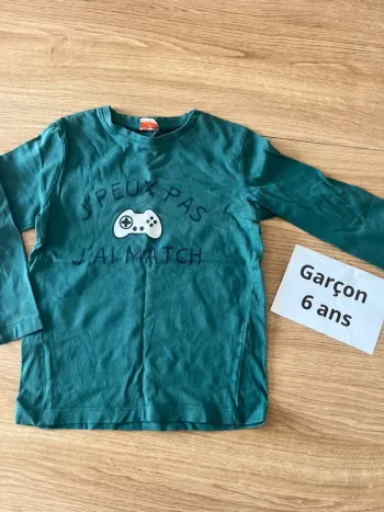 Tee shirt