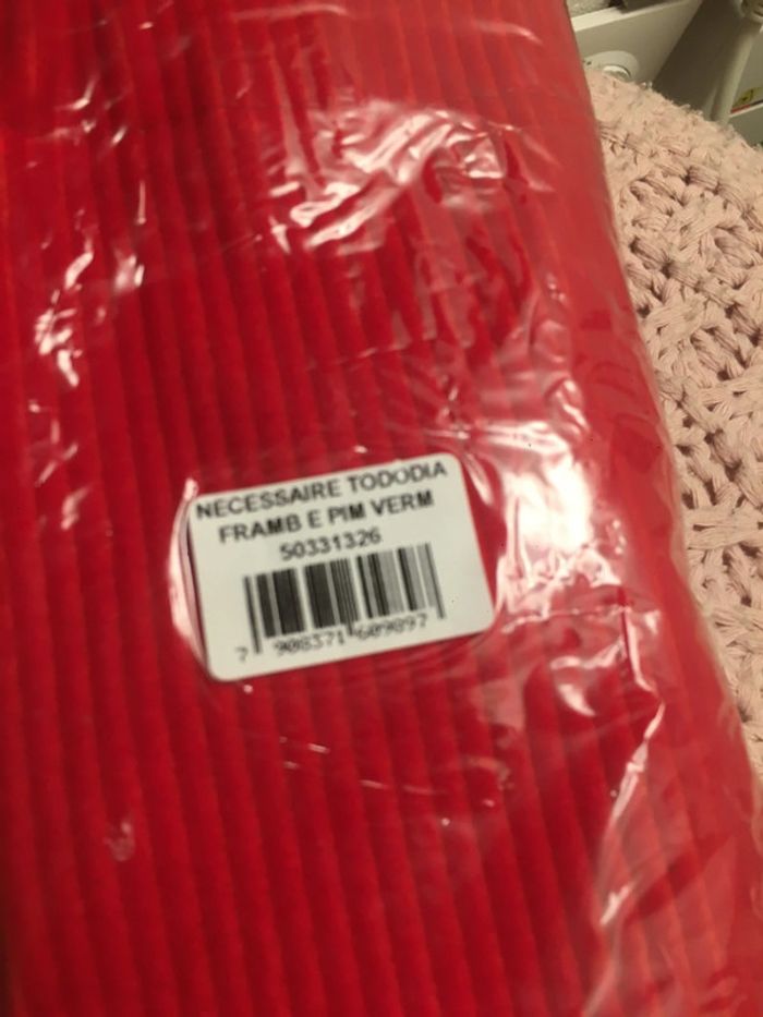 Petit sac en velours rouge