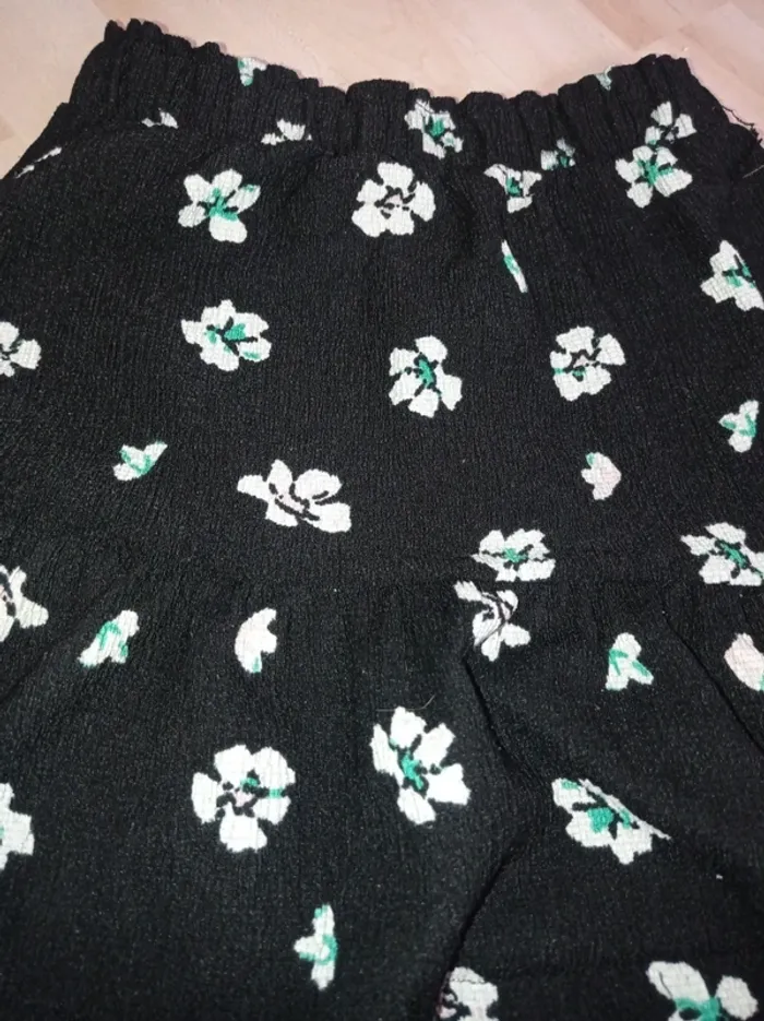 Jupe enfant couleur noir motifs fleurs en gaz de coton - photo numéro 2