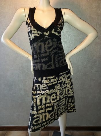 robe noire et blanche desigual taille 40