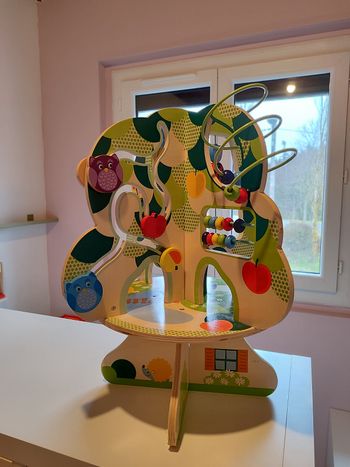 Arbre d'activités pour bébé