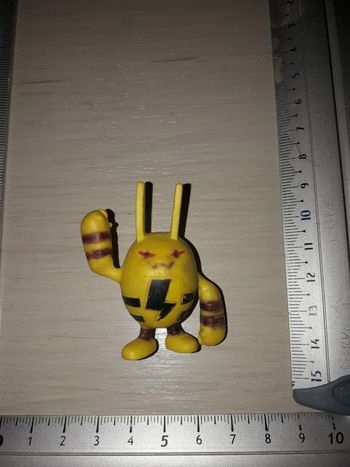 pokemon figurine