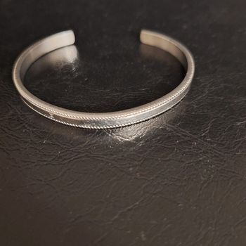 Bracelet jonc ouvert en acier inoxydable