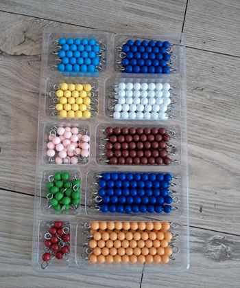 Gros lot de 100 escaliers de perles. Méthode dénombrement montessori. J'apprends à compter