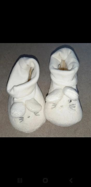 Chausson blanc lapin taille 17/18
Obaïbi