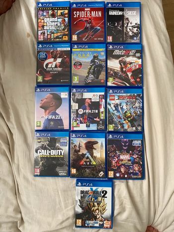 Lot de 13 jeux ps4 –gta V, Spider-Man, fifa, Dragon Ball