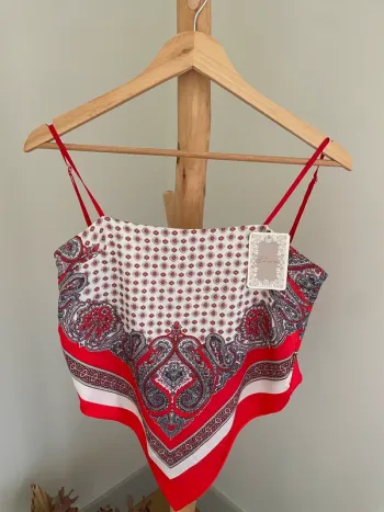 Top bandana satin rouge