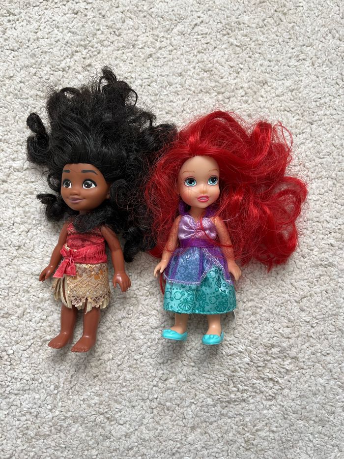 Lot de 2 poupées - disney