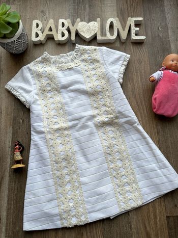 - Robe   - 4 ans  - Très bon état