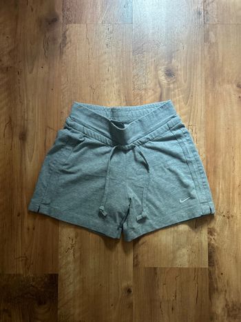 Short de sport gris Nike - taille XS