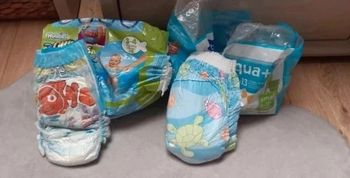 Lot de 9 couches de piscine "auchan baby" et "huggies"
