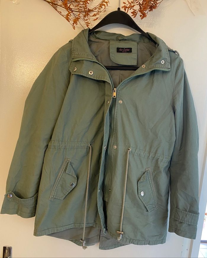 Veste avec capuche pour femme , en très bon état , taille unique 38/40 - photo numéro 7