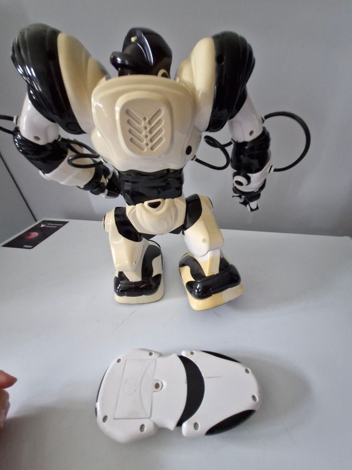 Robot télécommandé - photo numéro 2