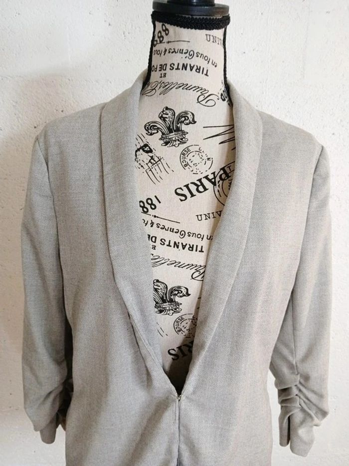 🩶 Blazer beige grisé H&M – Taille 40 – Chic & léger – Très bon état - photo numéro 8