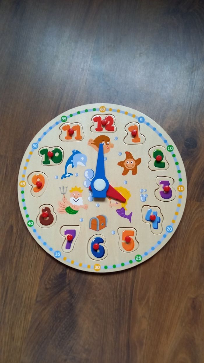 Horloge en bois Playtive
