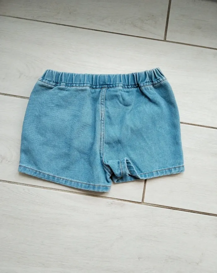 Jupe /short neuve 6 ans - photo numéro 3
