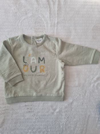 Pull tape à l'œil 
