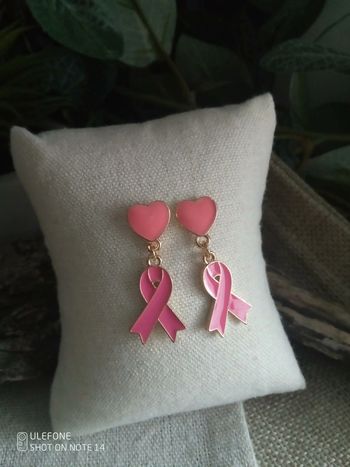 Boucles d'oreilles coeurs et rubans roses