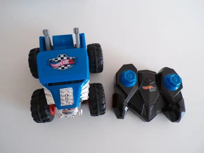 Monster Trucks - Bone Shaker - Télécommandé - Hot wheels (J18) - photo numéro 6