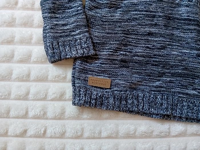 Pull garçon 18mois 🩶🖤 - photo numéro 3