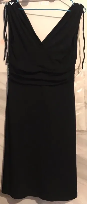 Robe senequaone été élastique jusqu’au genou en v sur le buste noir taille 3