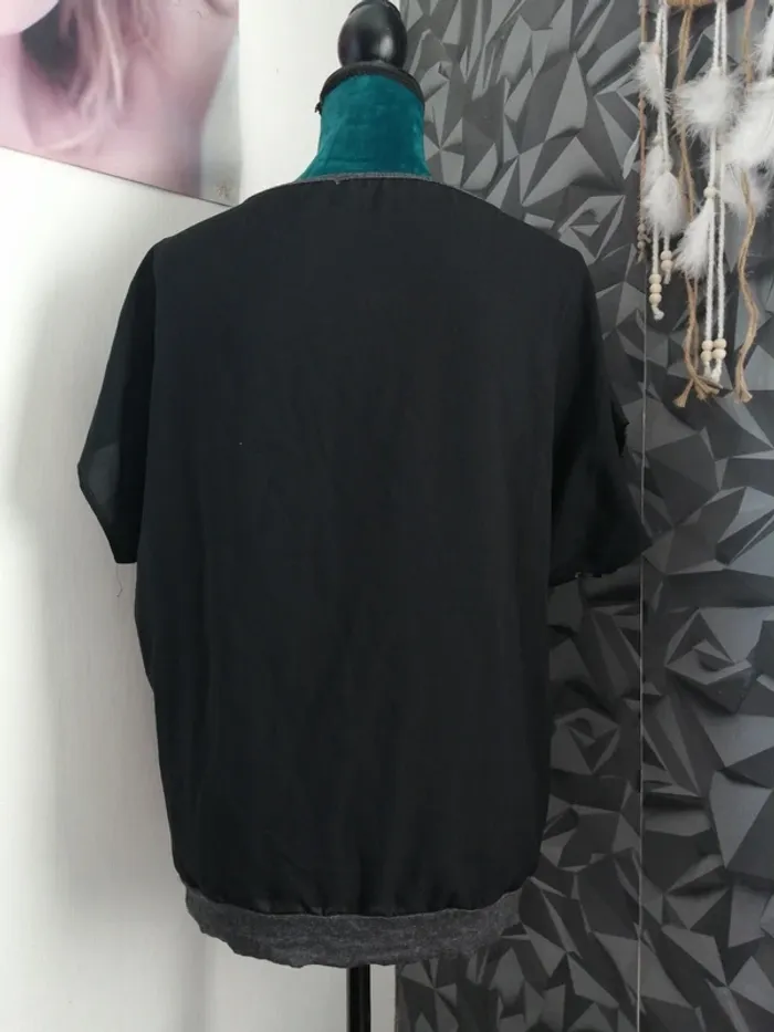Tee-shirt gris et noir bi matière avec mandala velours manches chauve-souris / desigual / (38) - photo numéro 4