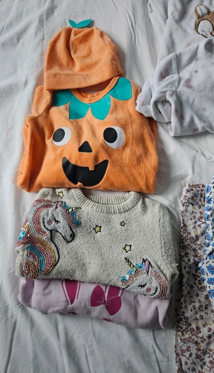Lot vêtements fille 12 mois - photo numéro 3