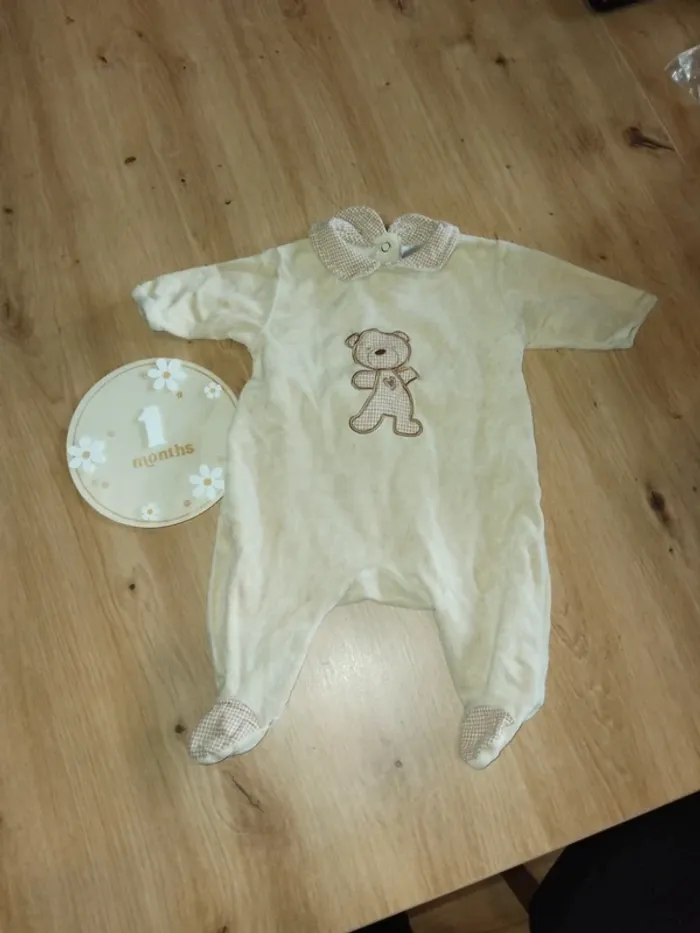 5 pyjamas  velours 1 mois - photo numéro 12