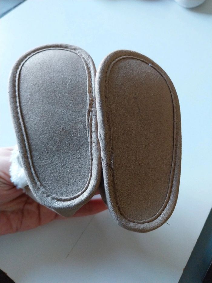 Chaussons Taille 18 - photo numéro 4