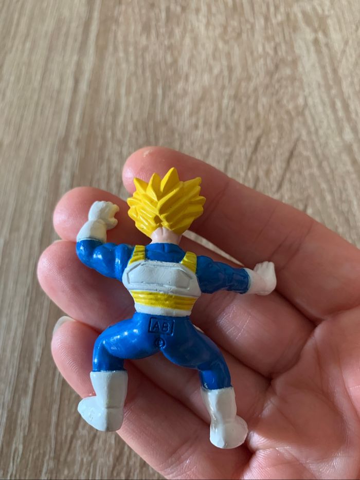 Figurine Dragon ball Z Trunks super saiyan