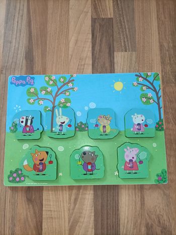 Puzzle 7 pièces bois Peppa Pig au parc