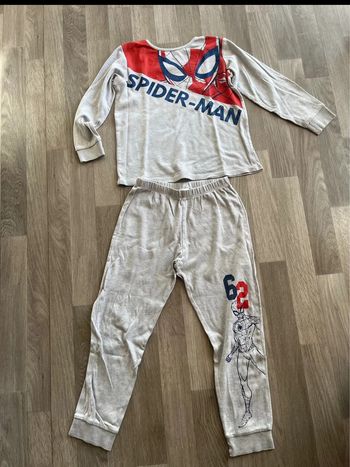Pyjama deux pièces disney Marvel spider man taille 7 / 8 ans