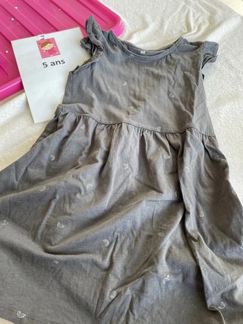 Robe H&M 4-6 ans