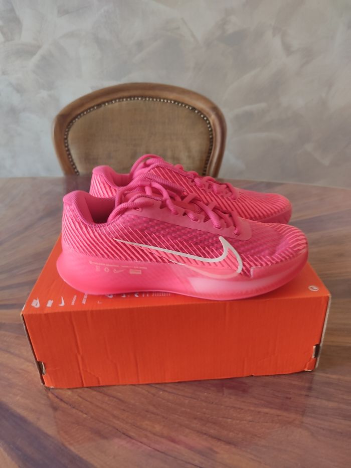 Baskets Nike Zoom vapor 11 HC T 35.5 - photo numéro 4