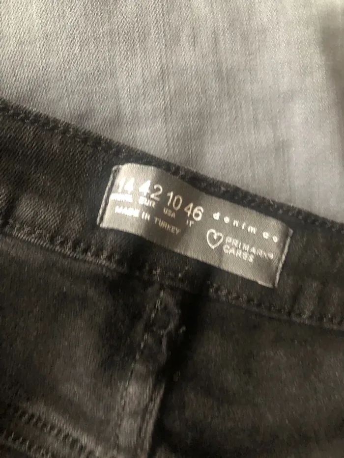 Jean a trou mis une fois - photo numéro 6