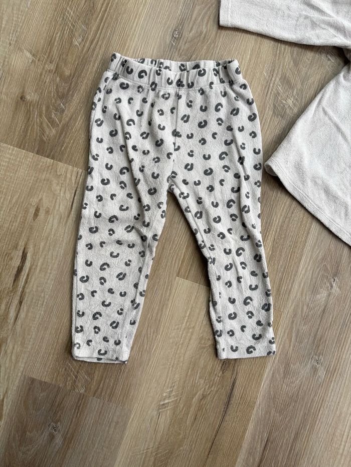 Pyjama deux pièces fille taille 36 mois - photo numéro 3