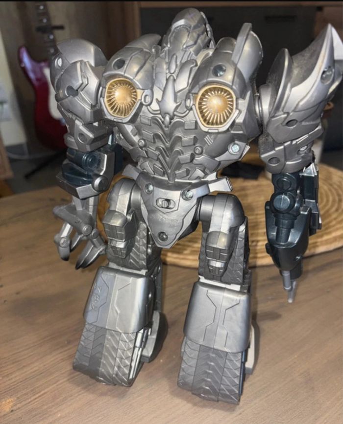 Robot articulé Megatron 26cm - photo numéro 4